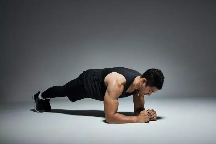 Plank nhìn tưởng không khó, nhưng thực ra lại khó không tưởng! (Ảnh: Internet). Plank nhìn tưởng không khó, nhưng thực ra lại khó không tưởng! (Ảnh: Internet).