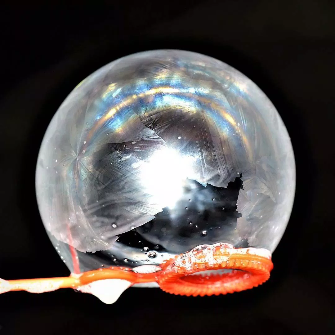 Tiếp xúc với không khí thôi cũng đủ đóng băng rồi. (Ảnh: Internet) Tiếp xúc với không khí thôi cũng đủ đóng băng rồi. (Ảnh: Internet)