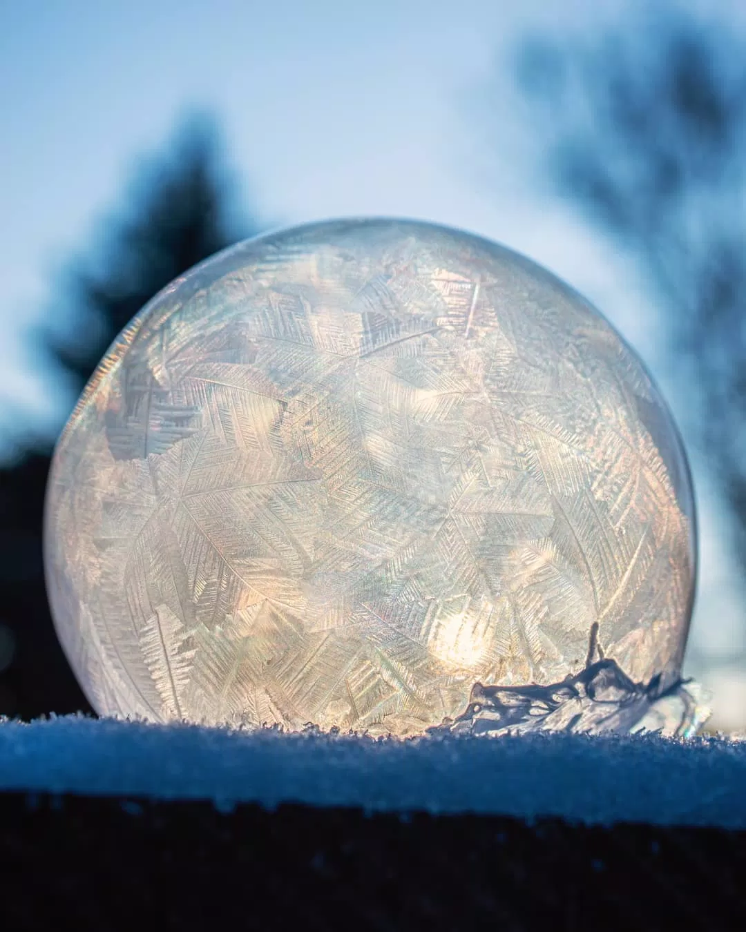 Quả cầu pha lê đẹp huyền ảo. (Ảnh: Internet) Quả cầu pha lê đẹp huyền ảo. (Ảnh: Internet)