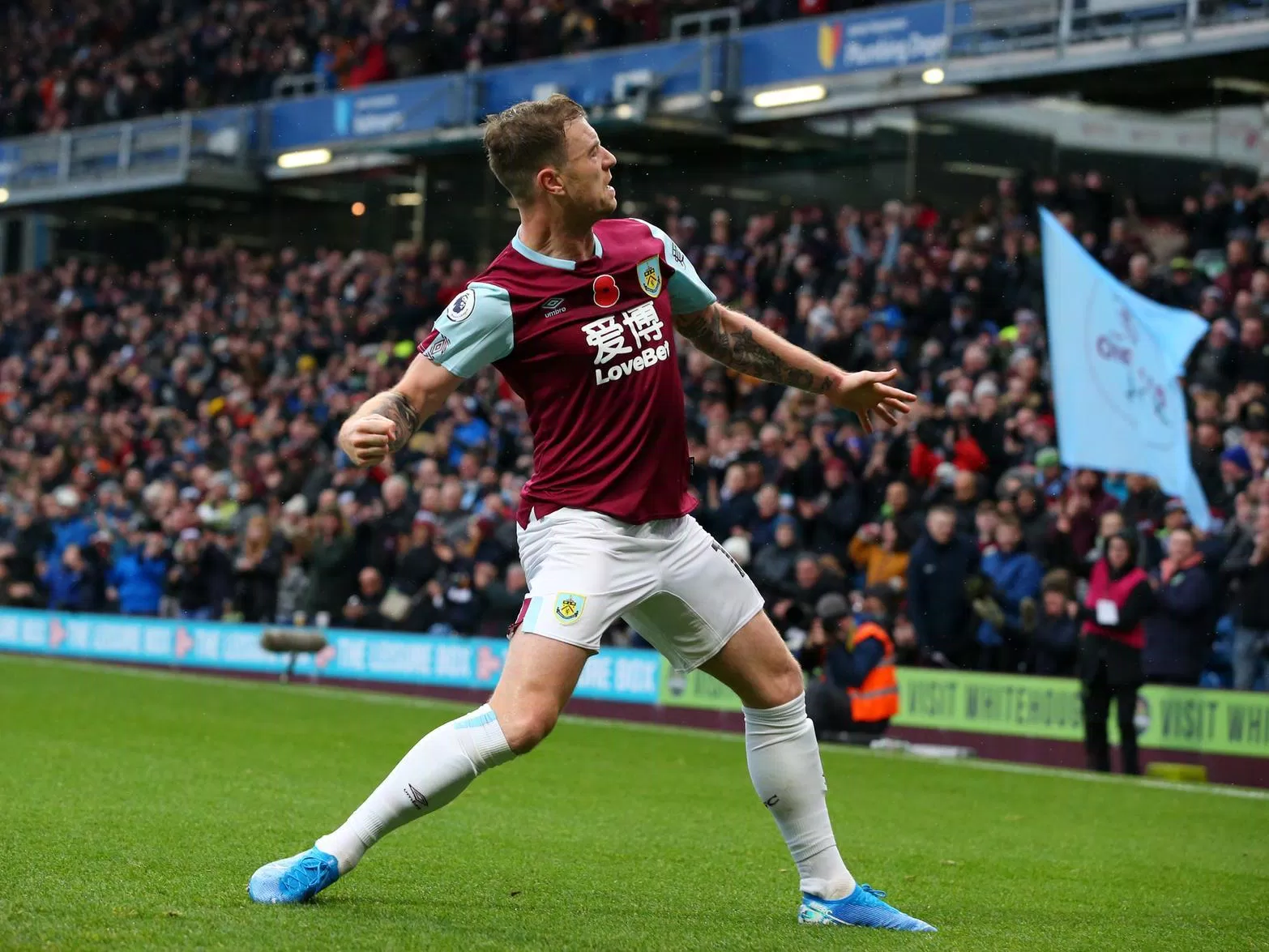 Burnley đang có phong độ tốt sau thời gian đầu thi đấu chệch choạc (Ảnh: Internet)