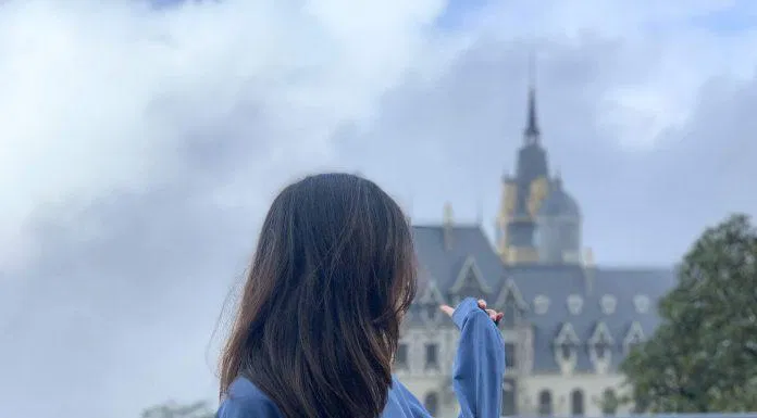 View nhìn ra từ quán cà phê Gió (Nguồn: BlogAnChoi).