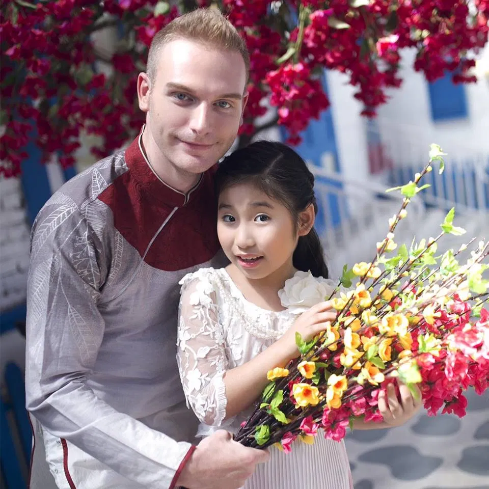 Kyo York đã quen thuộc với khán giả Việt Nam với nhiều ca khúc hát lại không thua bản gốc (Ảnh: Internet). Kyo York đã quen thuộc với khán giả Việt Nam với nhiều ca khúc hát lại không thua bản gốc (Ảnh: Internet).