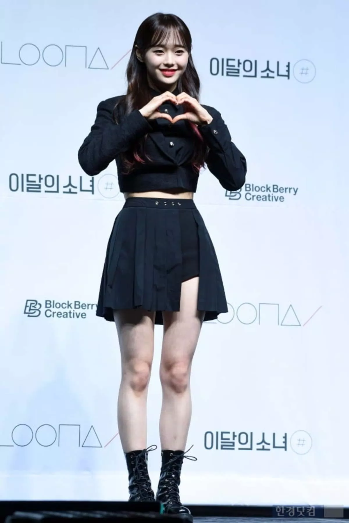 Chuu (LOONA) có tỷ lệ cơ thể hoàn hảo. (Nguồn: Internet)