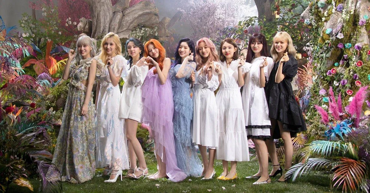 Concert online lần này mang tên "TWICE in Wonderland" (Nguồn: Internet)