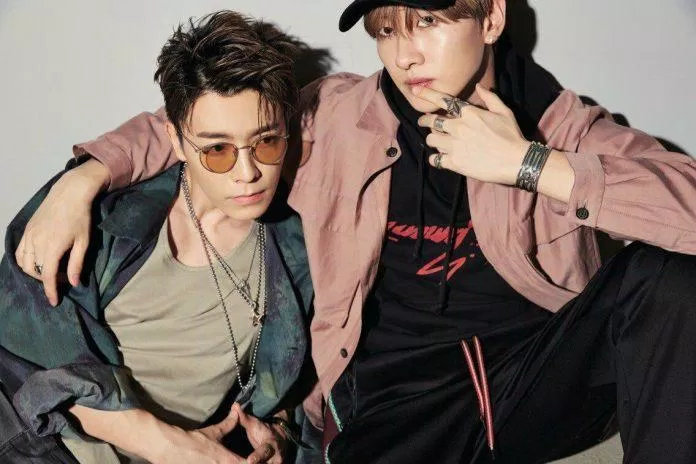Donghae và Eunhyuk (Super Junior) với trò "chơi khăm" đỉnh cao. (Nguồn: Internet) Donghae và Eunhyuk (Super Junior) với trò "chơi khăm" đỉnh cao. (Nguồn: Internet)