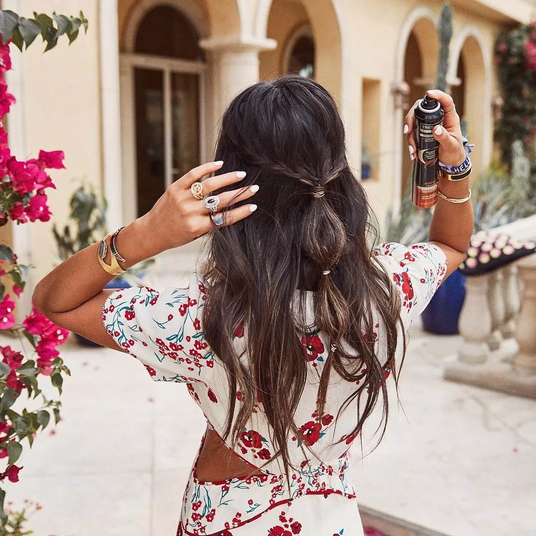 Chú ý quá trình làm sạch da đầu sau khi dùng các sản phẩm tạo kiểu cho tóc (Nguồn: Internet).