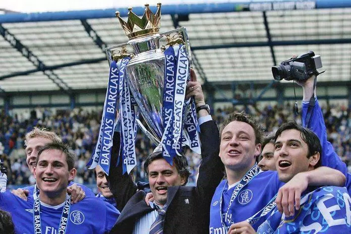 Mourinho cùng Chelsea vô địch Premier League 2 năm liên tiếp. (Nguồn ảnh: Internet)