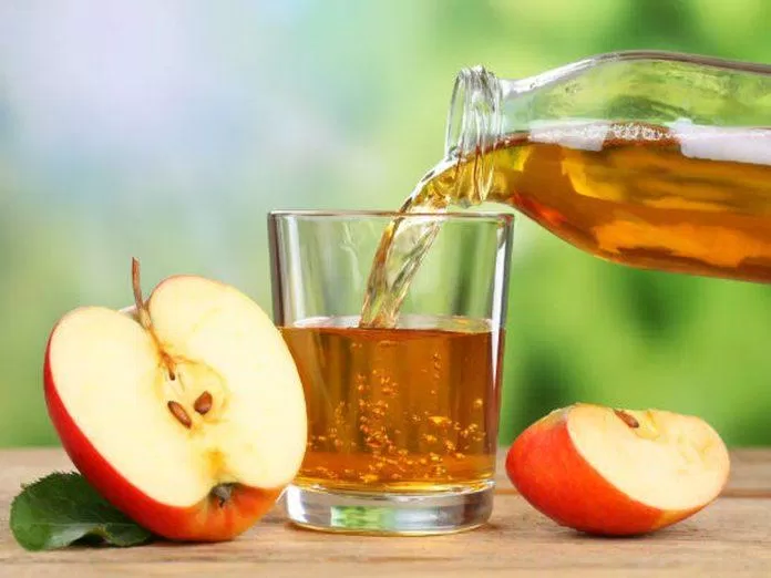 Một ly giấm táo pha loãng trước bữa ăn giúp ích cho sức khỏe của bạn (Nguồn: Internet).
