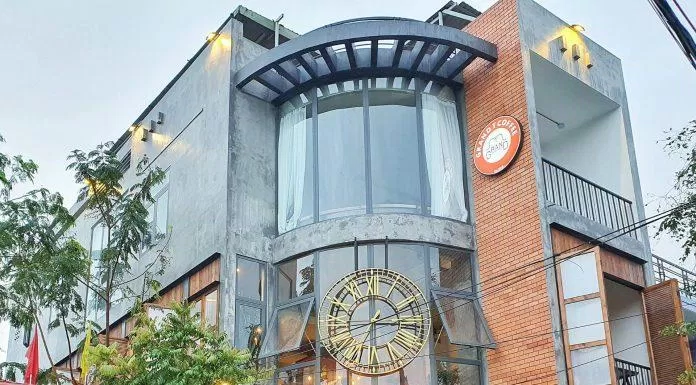 Grand T Coffee có không gian tháng mát, rộng rãi (Nguồn: Internet)