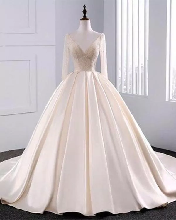Hình ảnh váy cưới đẹp màu kem (Ảnh: Internet)