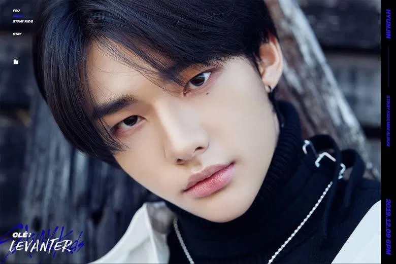 Hyunjin (Stray Kids) với hình ảnh quyến rũ và sang trọng, toát ra khí chất lôi cuốn. (Nguồn: Internet)