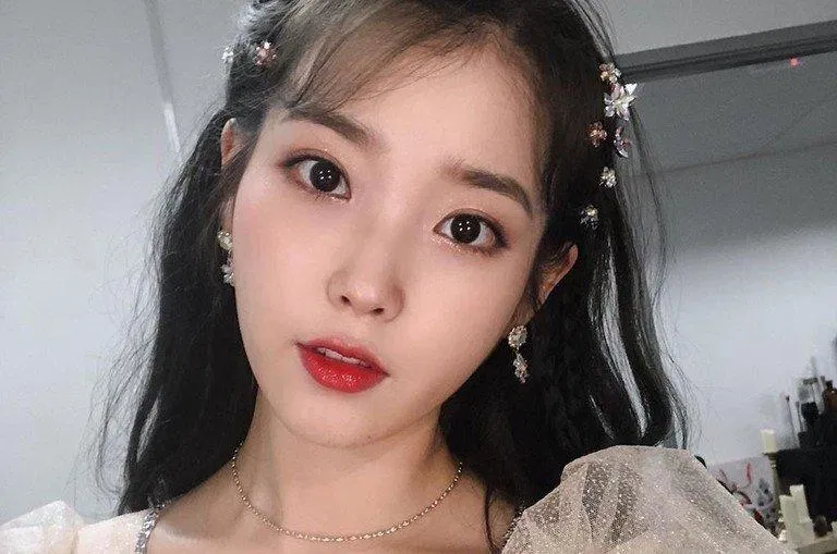 Cùng xem lại cuộc phỏng vấn về những mong muốn trong tương lai vào 10 năm trước của IU và những gì cô ấy đã đạt được hiện tại ca sĩ diễn viên IU Lee Ji Eun nghệ sĩ phỏng vấn sự nghiệp