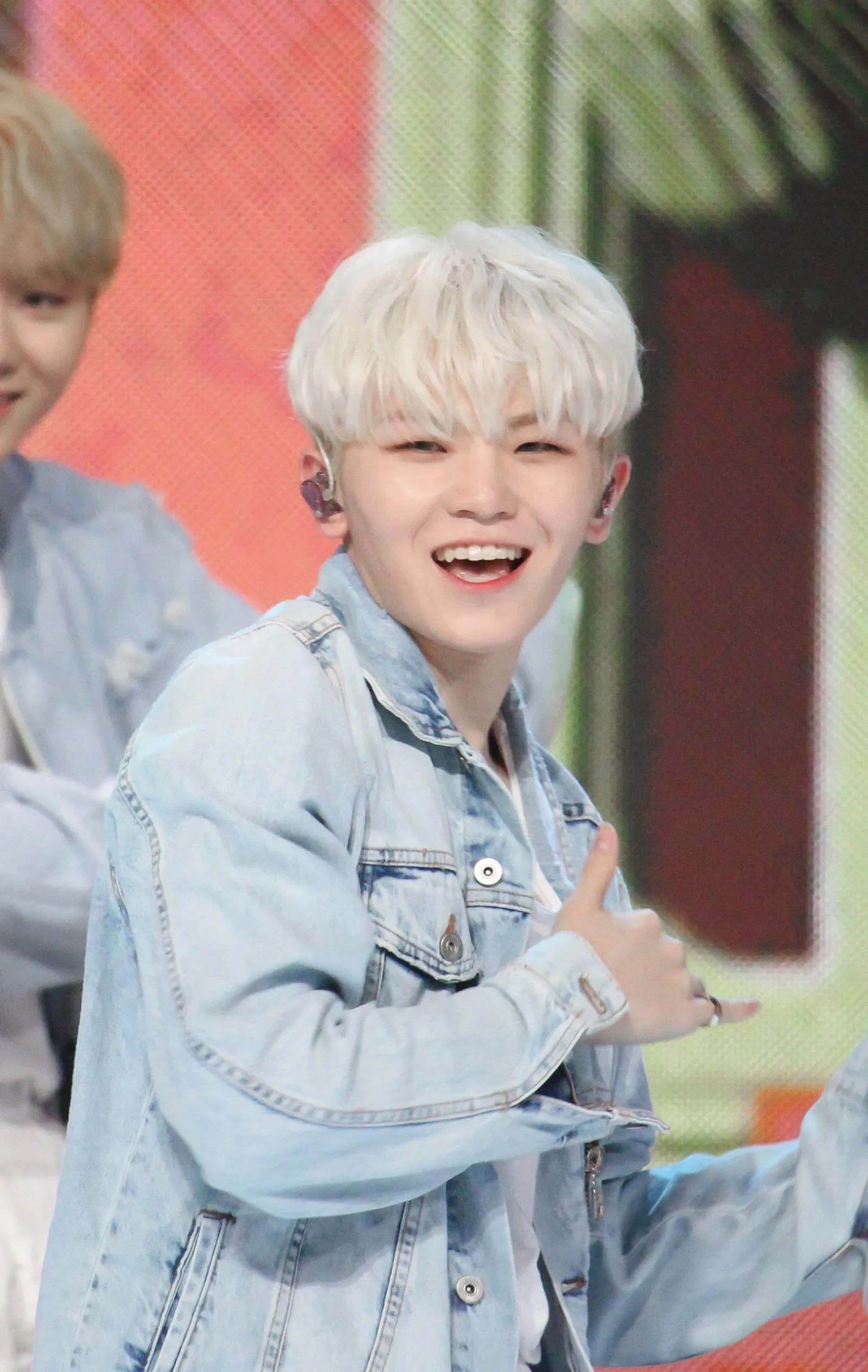 Anh có thể chơi rất nhiều nhạc cụ (Nguồn: internet)