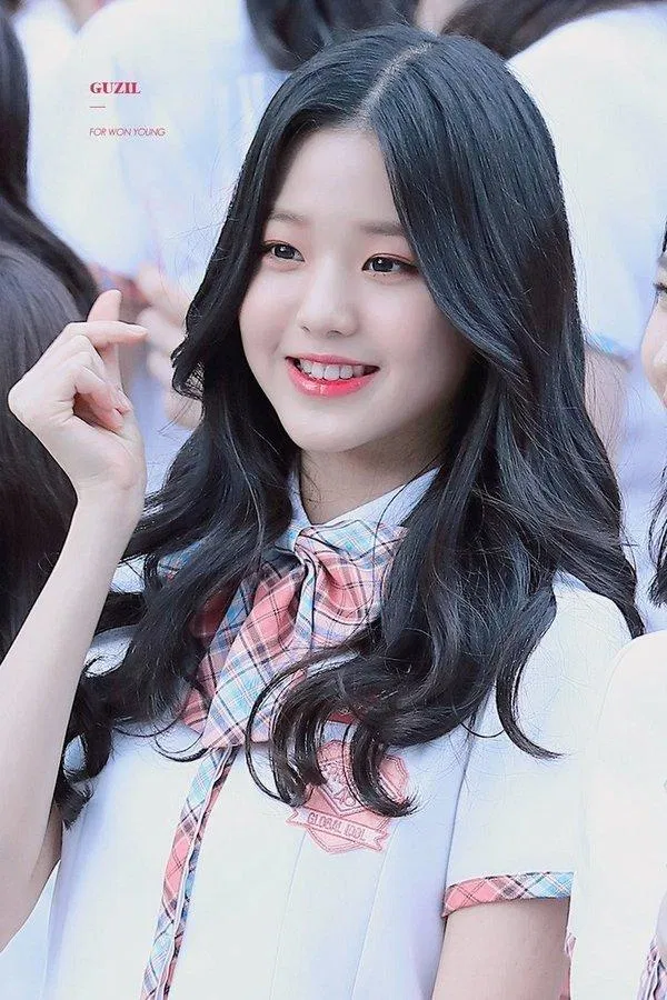 Hình ảnh ngọt ngào, dễ thương của Jang Wonyoung trong thời gian tham gia Produce 48(Ảnh: Twitter)