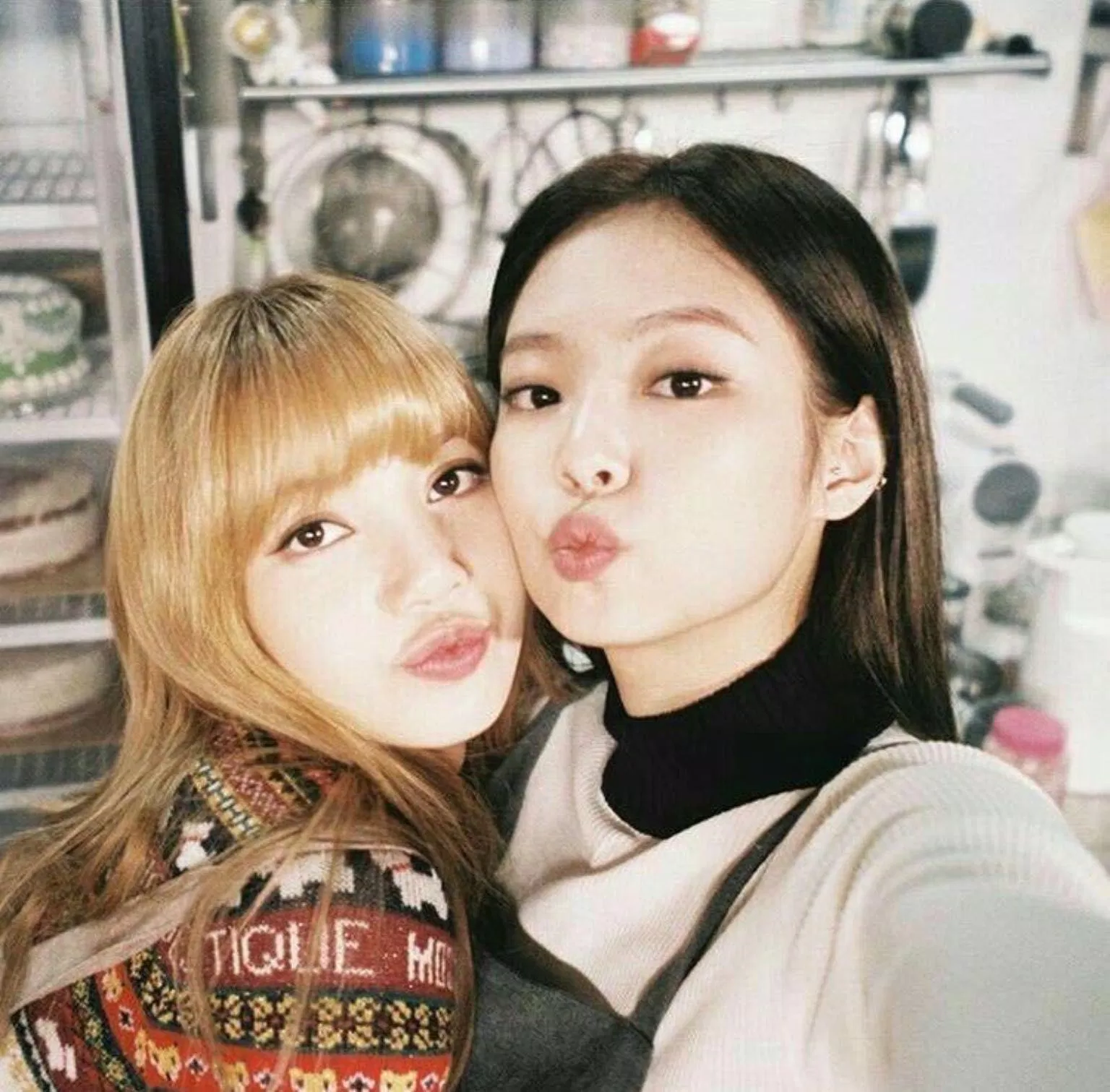 Lisa và Jennie - BLACKPINK