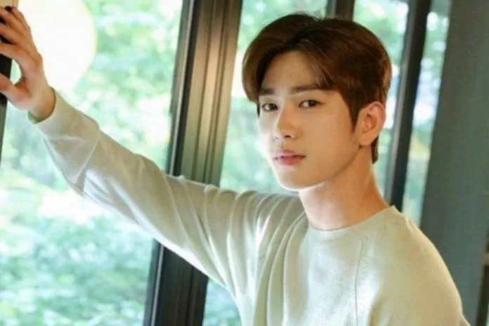 Jinyoung khả năng cao sẽ sớm bắt đầu con đường mới của mình với tư cách là một diễn viên. (Ảnh: Internet) Jinyoung khả năng cao sẽ sớm bắt đầu con đường mới của mình với tư cách là một diễn viên. (Ảnh: Internet)