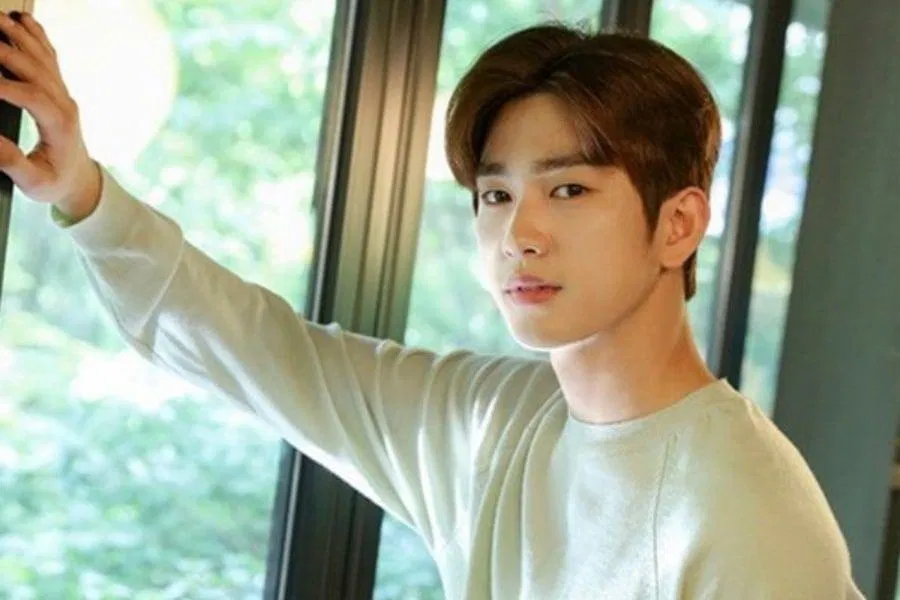 Jinyoung khả năng cao sẽ sớm bắt đầu con đường mới của mình với tư cách là một diễn viên. (Ảnh: Internet)