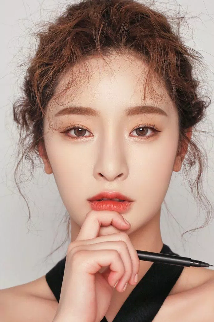 Eyeliner đẹp sẽ giúp đôi mắt thêm thu hút (ảnh: internet)