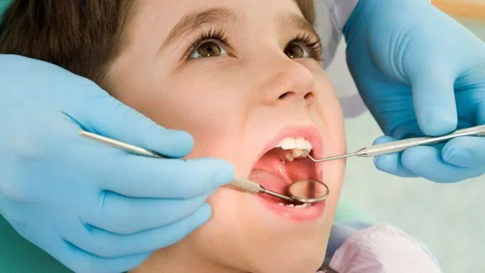 Khám răng thường xuyên mỗi 6 tháng để đảm bảo răng miệng chắc khỏe bạn nhé! (Ảnh: Internet).