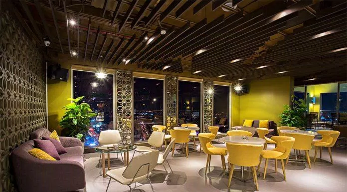 Vanda Top View Bar nằm ở tầng 19 của khách sạn Vanda Đà Nẵng (Nguồn: Internet)
