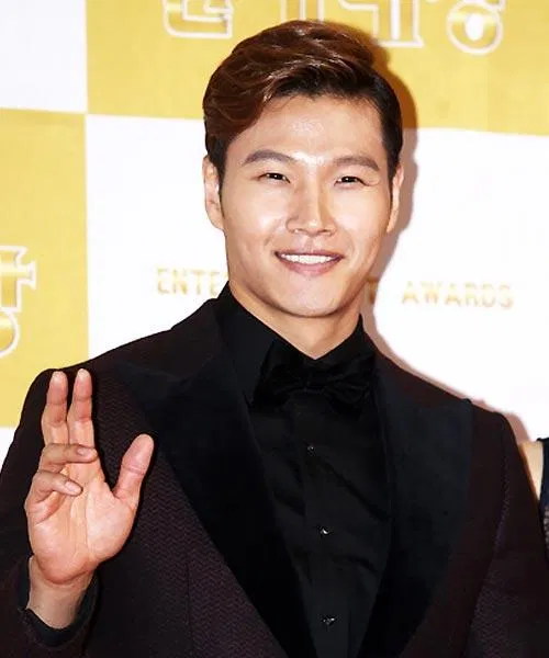 Ngôi sao truyền hình được yêu thích nhất : Kim Jong Kook . ( Ảnh : Internet ) Ngôi sao truyền hình được yêu thích nhất : Kim Jong Kook . ( Ảnh : Internet )