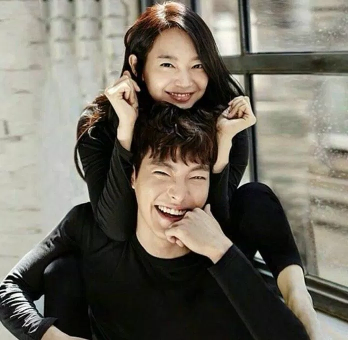 Shin Min Ah bên người yêu điển trai Kim Woo Bin. (Nguồn: Internet)