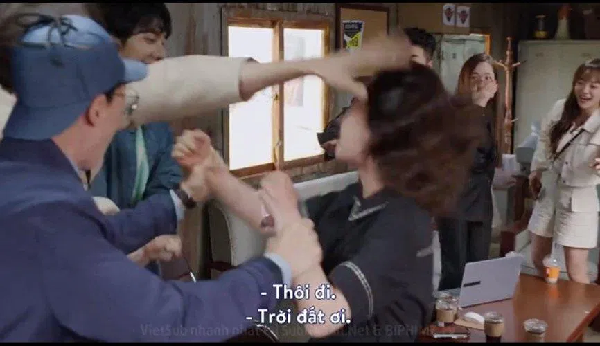 Nếu bạn cũng là fan của Running Man thì cảnh này là hết sức "bình thường" . ( Ảnh : Internet ) Nếu bạn cũng là fan của Running Man thì cảnh này là hết sức "bình thường" . ( Ảnh : Internet )