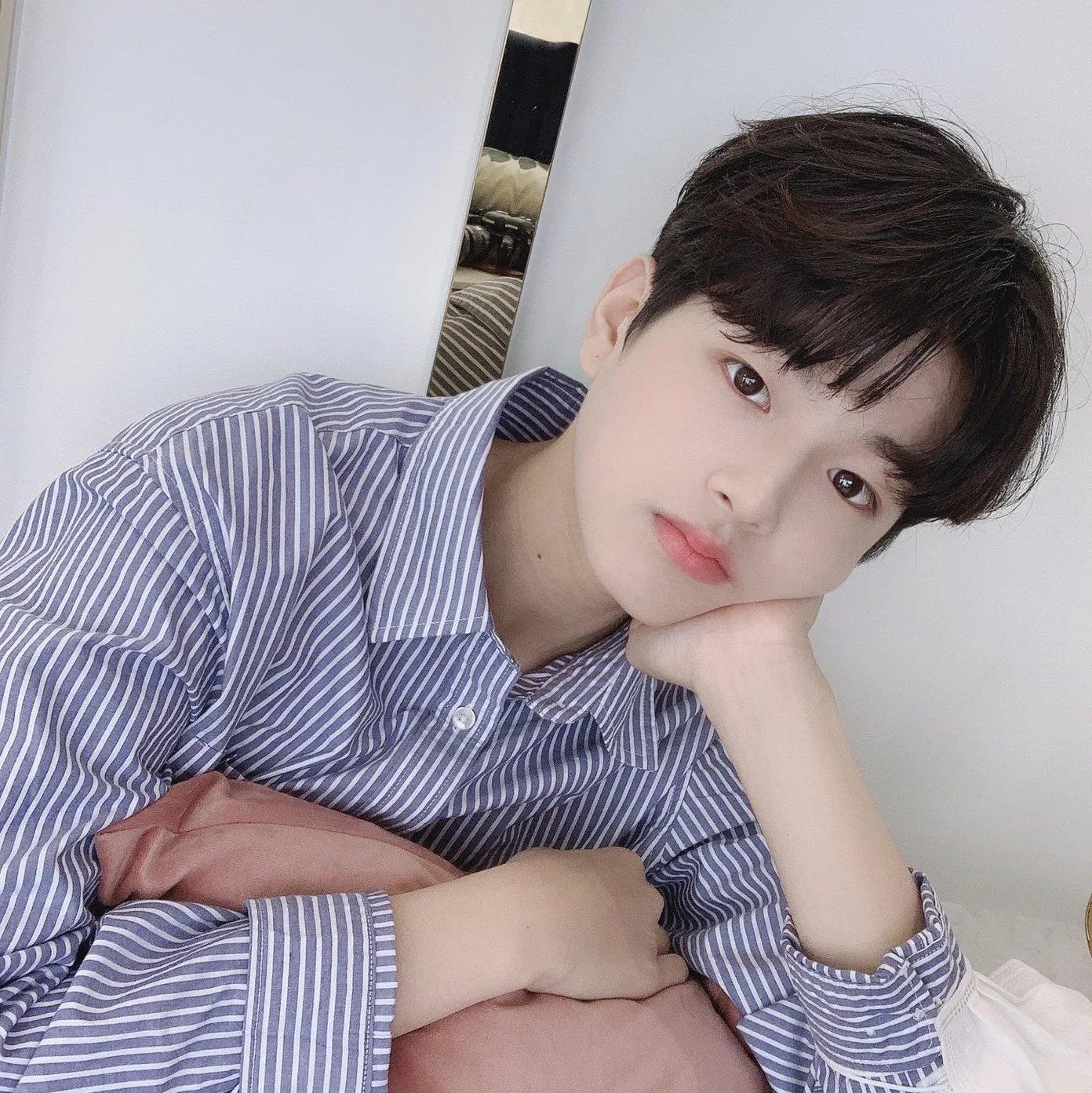 Lee Jinwoo có cặp má phúng phính đáng yêu (Nguồn: Internet)