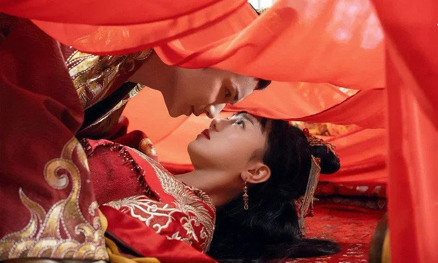 Lửa gần rơm lâu ngày cũng bén (ảnh: Internet)