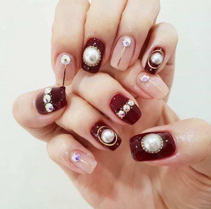 Mẫu nail Tết 2023 màu đỏ may mắn (Ảnh: Internet)