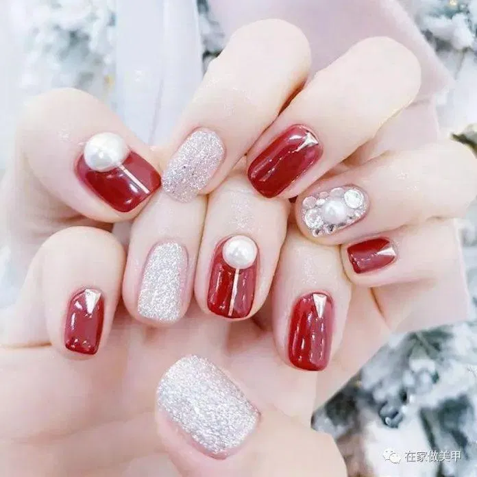 Mẫu nail Tết 2023 màu đỏ may mắn (Ảnh: Internet)