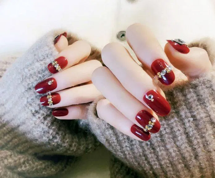 Mẫu nail Tết 2023 màu đỏ may mắn (Ảnh: Internet)