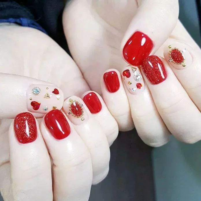 Mẫu nail Tết 2023 màu đỏ may mắn (Ảnh: Internet)