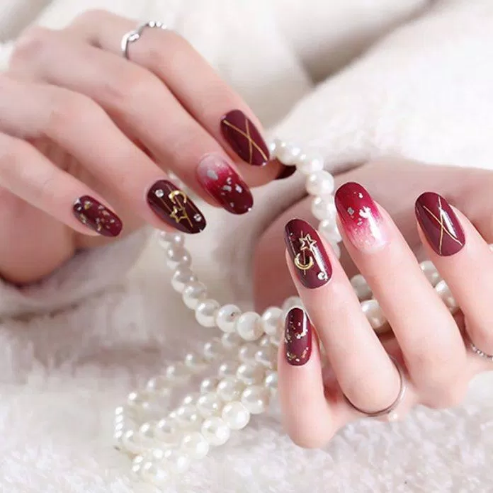 Mẫu nail Tết 2021 đẹp, đơn giản và sang trọng. (Ảnh: Internet)