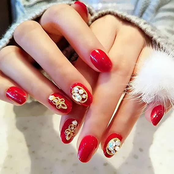 Mẫu nail Tết 2023 màu đỏ may mắn (Ảnh: Internet)