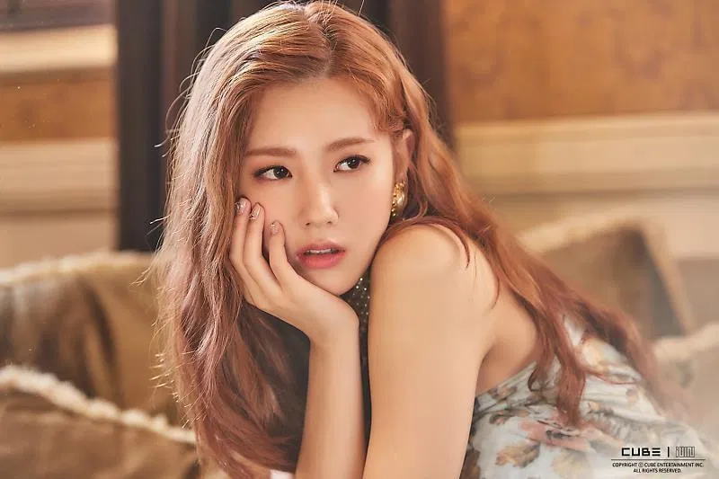 Miyeon của (G) I-DLE cũng là một trong số những thần tượng xác nhận sẽ tham gia diễn xuất lần đầu tiên trong năm nay với bộ phim truyền hình Replay trên KakaoTV. (Ảnh: Internet) Miyeon của (G) I-DLE cũng là một trong số những thần tượng xác nhận sẽ tham gia diễn xuất lần đầu tiên trong năm nay với bộ phim truyền hình Replay trên KakaoTV. (Ảnh: Internet)