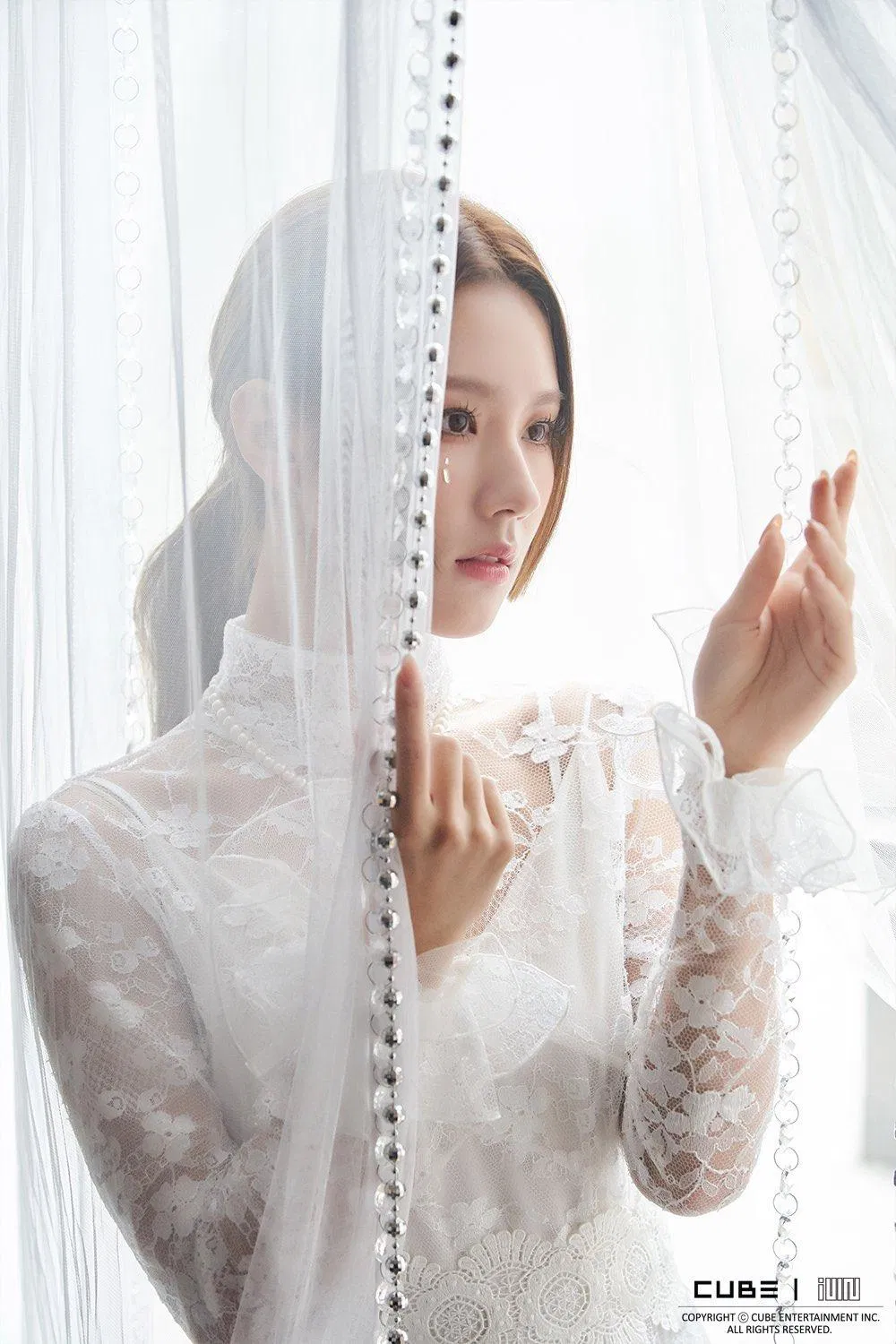 Ảnh hậu trường của Miyeon trong mini album "I Burn". (Nguồn: Internet)