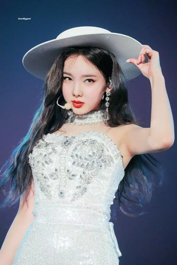 Nayeon (TWICE) thiên tài biểu diễn của K-Pop với biểu cảm trên sân khấu khiến mọi người hoàn toàn bị mê hoặc. (Nguồn: Internet)