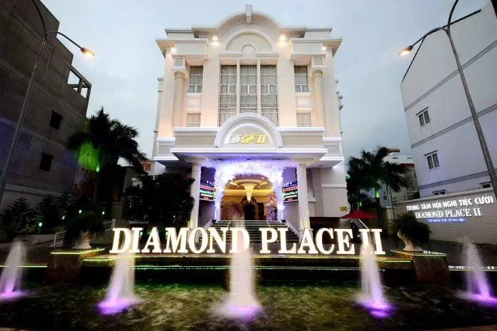 Diamond Place nhìn từ bên ngoài. (Ảnh: Internet)