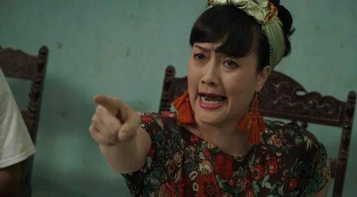Vân Dung với vai bà mẹ mãi không trưởng thành (Nguồn: Internet)