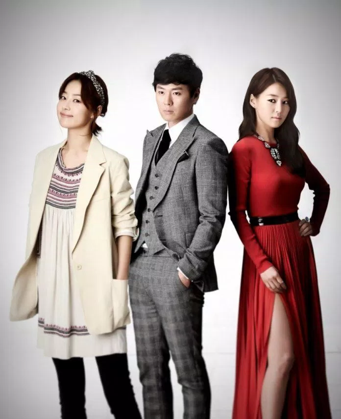 Han Ji Hye đảm nhận hai vai Son Yoo Na - con dâu tài phiệt và Jung Mong Hee - kẻ thế thân bất đắc dĩ (Ảnh: Internet)