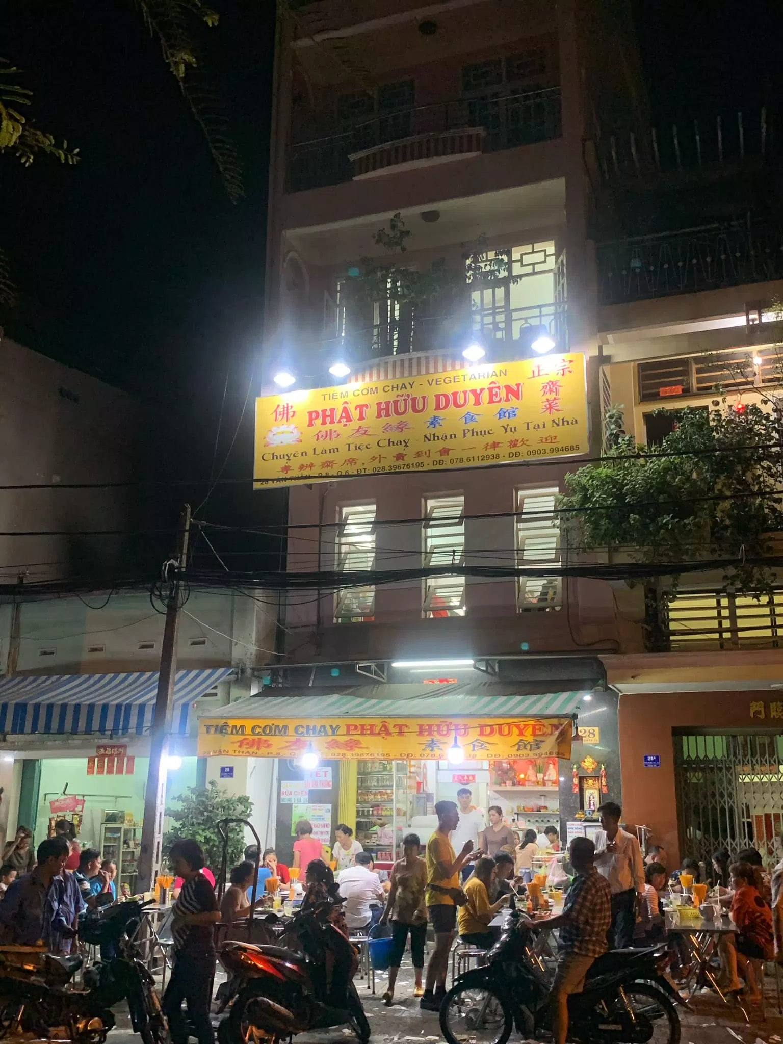 Quán chay Phật Hữu Duyên tại quận 6 lúc nào cũng đông khách (Nguồn: Internet)