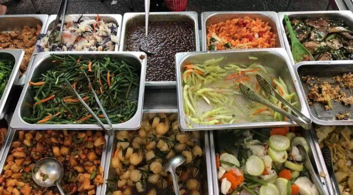 Quán chay Ngọc Ý áp dụng buffet từ 10 giờ sáng với giá 20.000VNĐ/người (Nguồn: Internet)