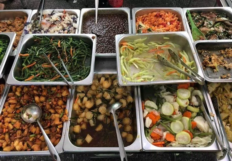 Quán chay Ngọc Ý áp dụng buffet từ 10 giờ sáng với giá 20.000VNĐ/người (Nguồn: Internet)