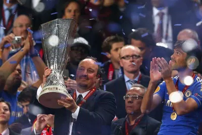 Benitez giành Europa League cùng Chelsea. (Nguồn ảnh: Internet)