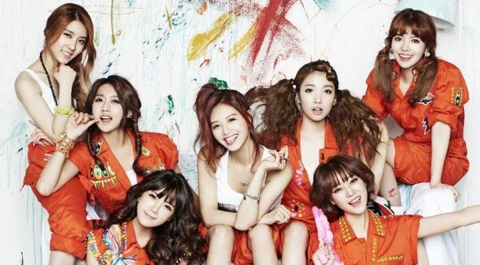 Nhiều nhóm nhạc thần tượng KPOP tan rã và rời công ty ngay sau khi nhóm nhạc "đàn em" debut. (Ảnh: Internet)