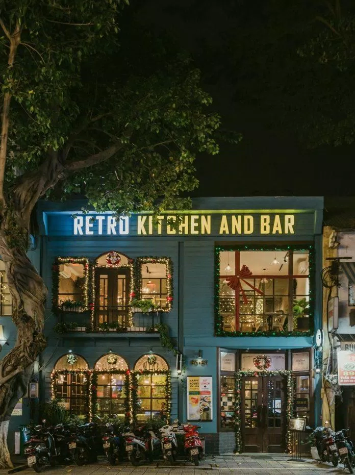 Retro Kitchen & Bar lung linh về đêm (Nguồn: Internet)