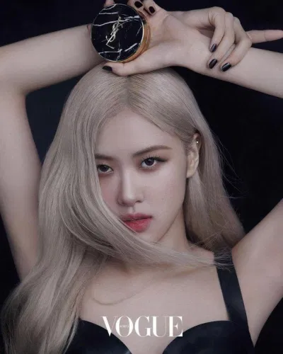 Rosé được công chúng để ý ngày cáng nhiều hơn vì nhan sắc thăng hạng vô cùng xinh đẹp. (Nguồn: Internet) Rosé được công chúng để ý ngày cáng nhiều hơn vì nhan sắc thăng hạng vô cùng xinh đẹp. (Nguồn: Internet)