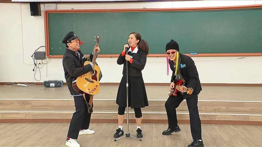 Ban hát gồm: Yang Se Chan, Song Ji Hyo, Haha ( Ảnh : Internet ) Ban hát gồm: Yang Se Chan, Song Ji Hyo, Haha ( Ảnh : Internet )