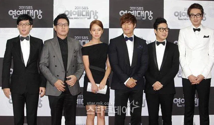 Các thành viên Running Man tại lễ trao giải SBS Entertainment 2011 . ( Ảnh : Internet ) Các thành viên Running Man tại lễ trao giải SBS Entertainment 2011 . ( Ảnh : Internet )